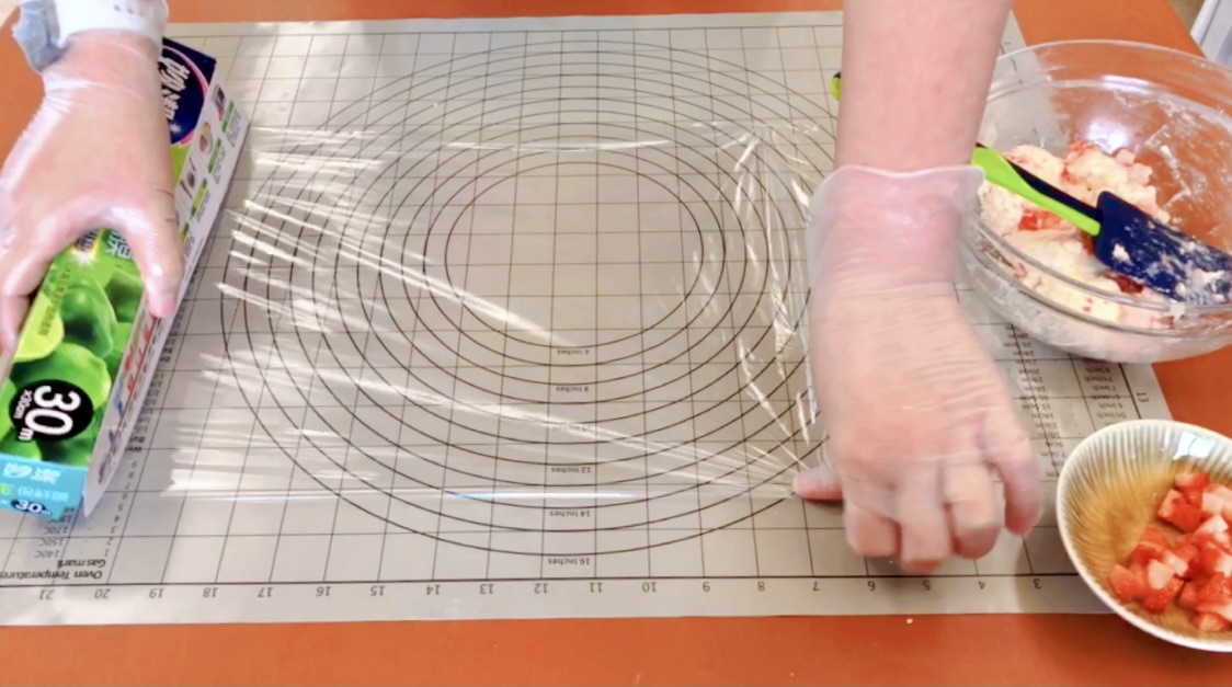 10分钟就能做好的草莓酸奶司康！