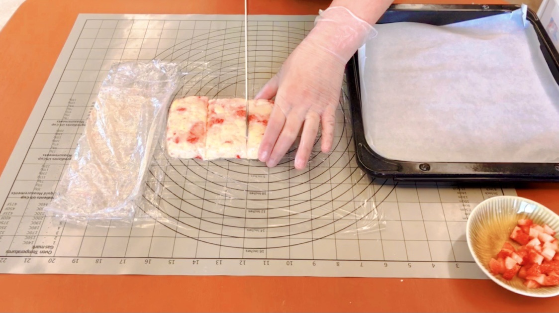 10分钟就能做好的草莓酸奶司康！