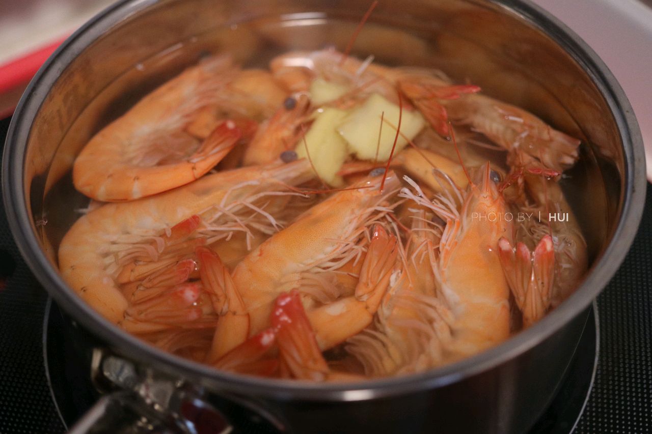 一包料就能搞定的香麻藤椒虾