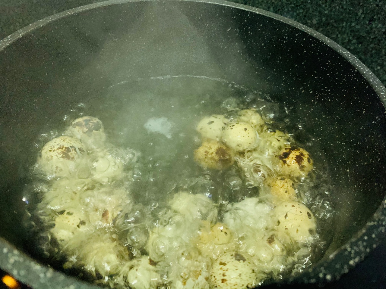 鹌鹑蛋烧排骨