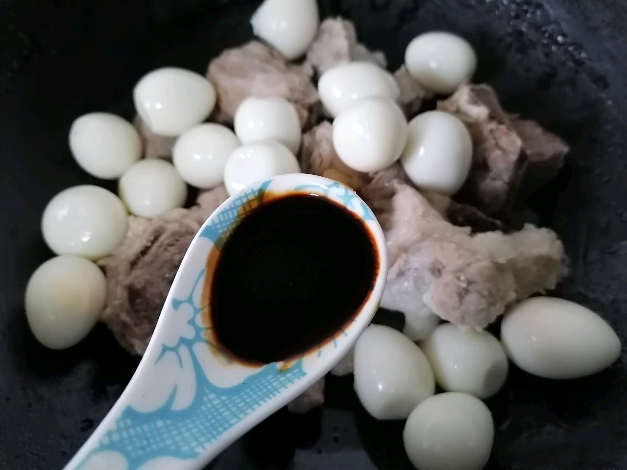 鹌鹑蛋烧排骨