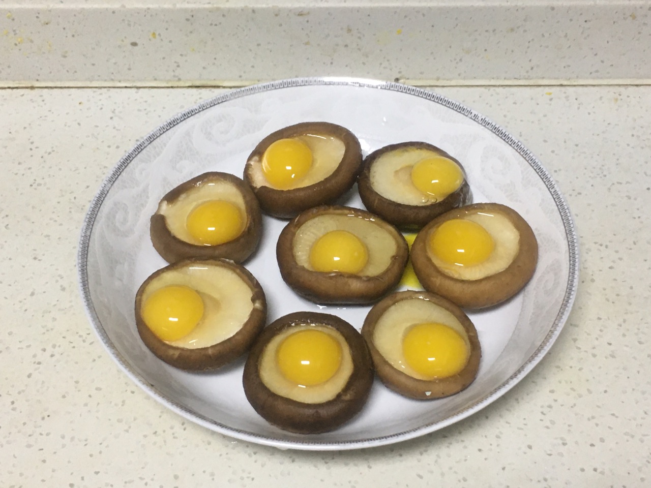 鹌鹑蛋香菇盏