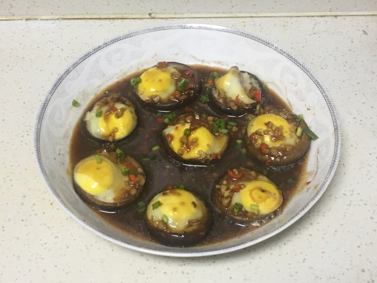 鹌鹑蛋香菇盏