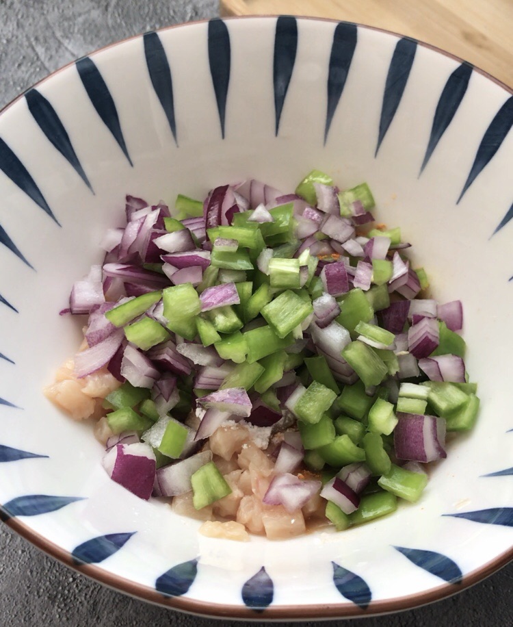 奥尔良鸡肉烤包子