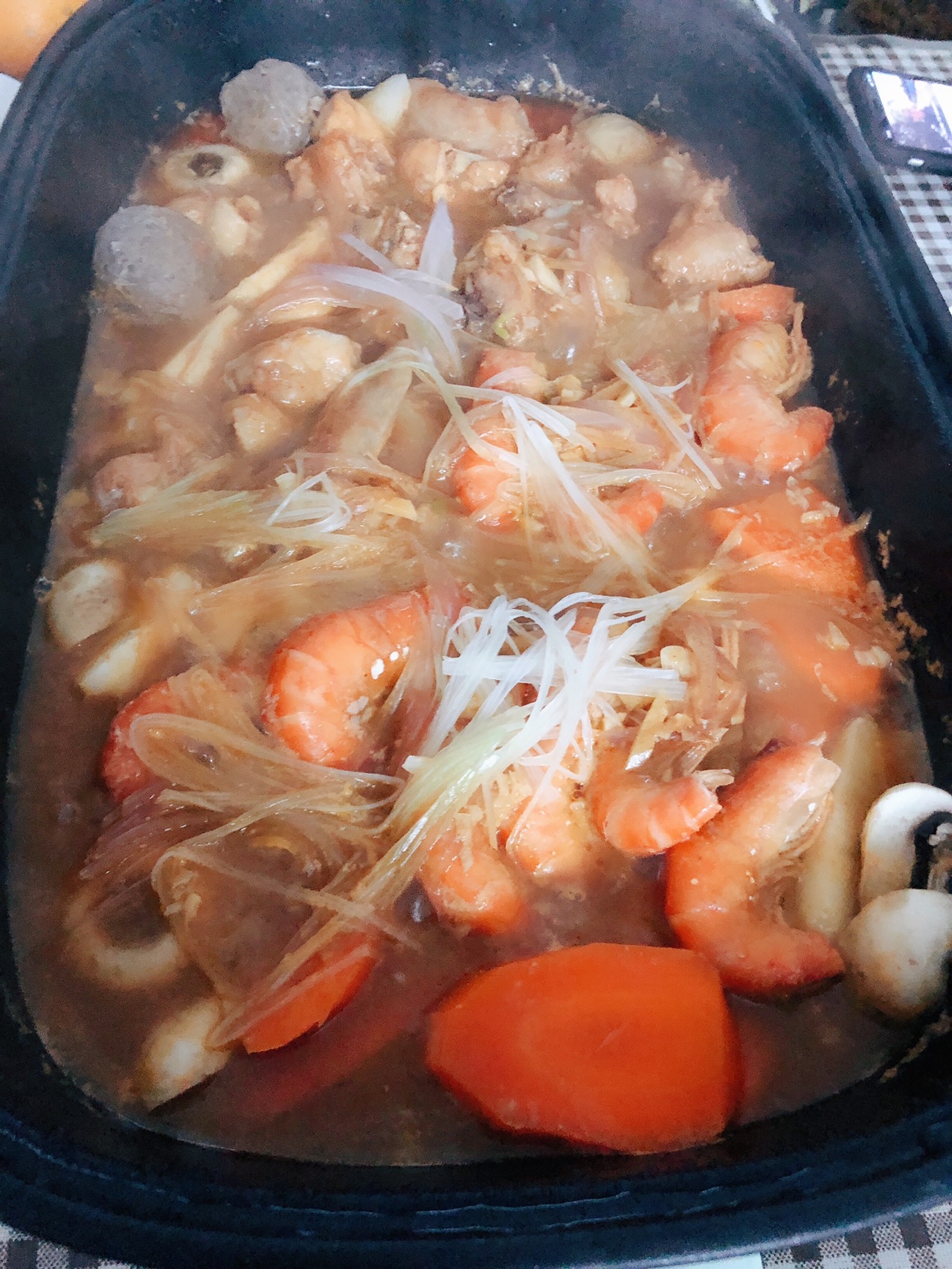 奥尔良鸡肉虾焖锅