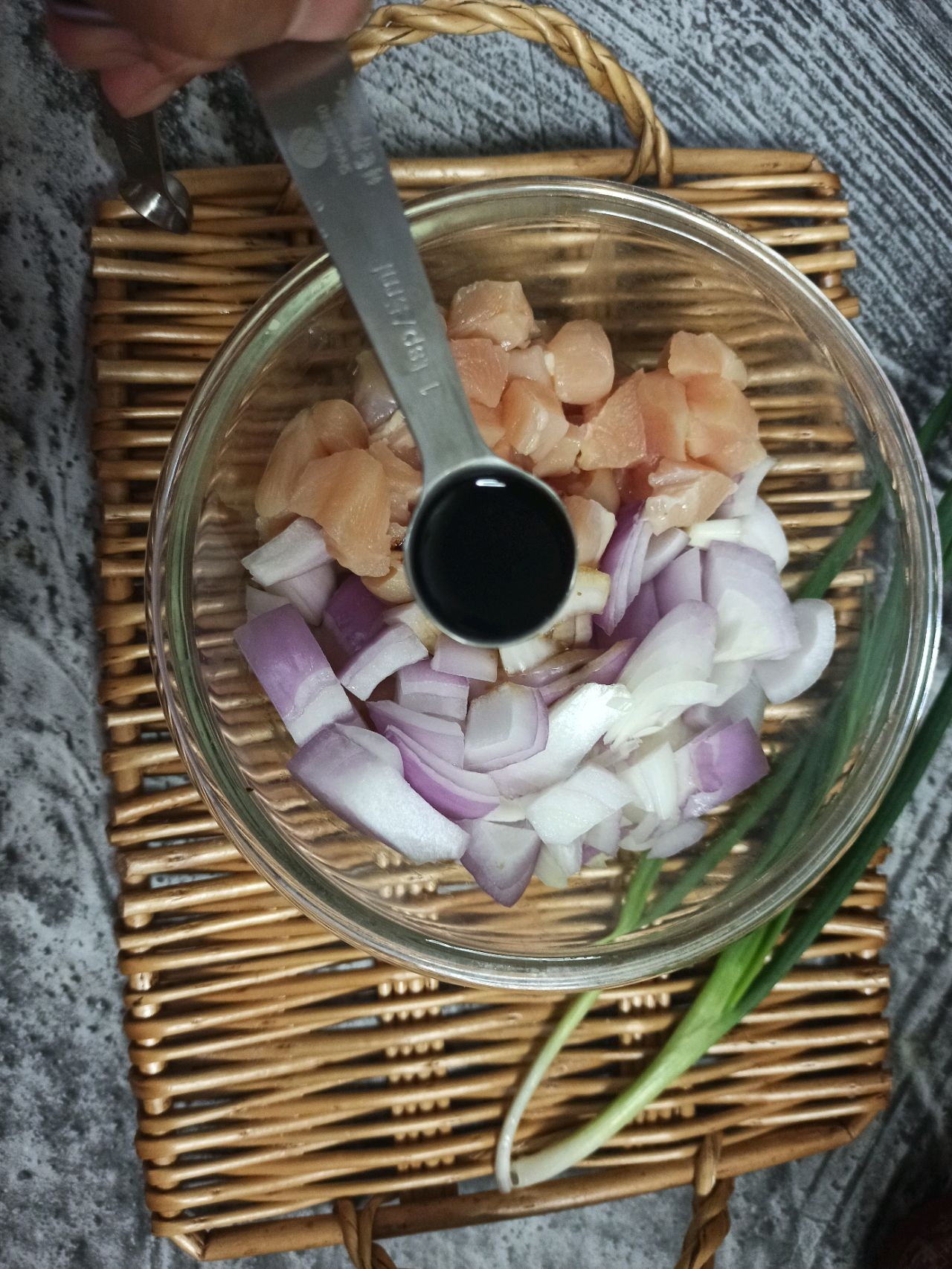 奥尔良鸡胸肉烤包子
