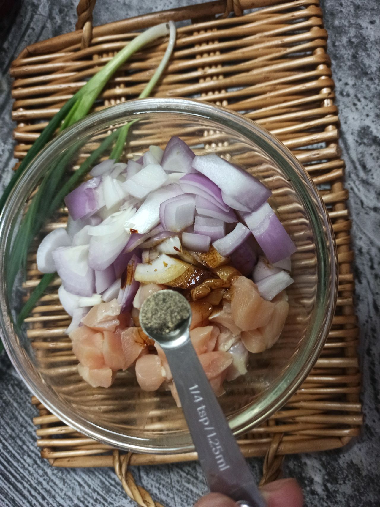 奥尔良鸡胸肉烤包子