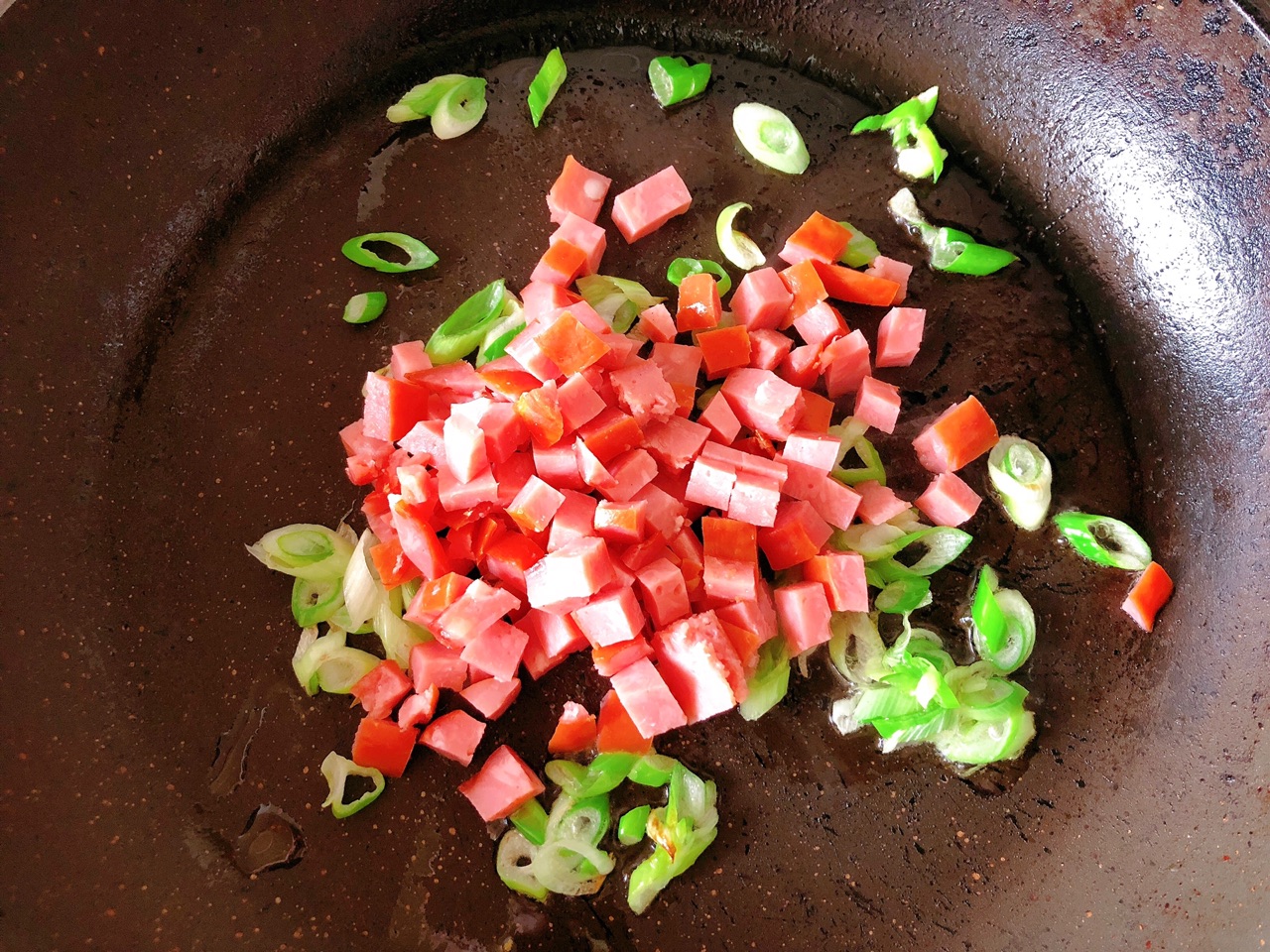 百变蛋炒饭之【杏鲍菇红肠】