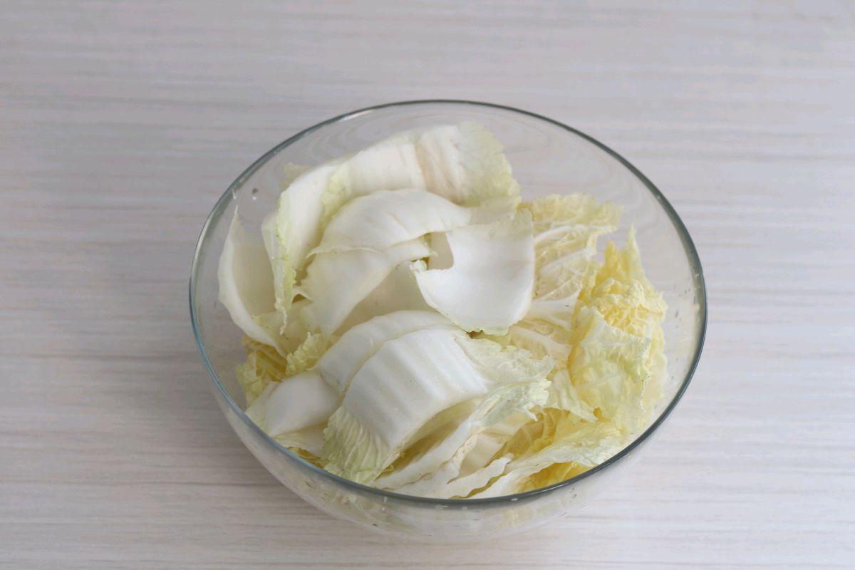 白菜焖油豆腐，简单快手又下饭