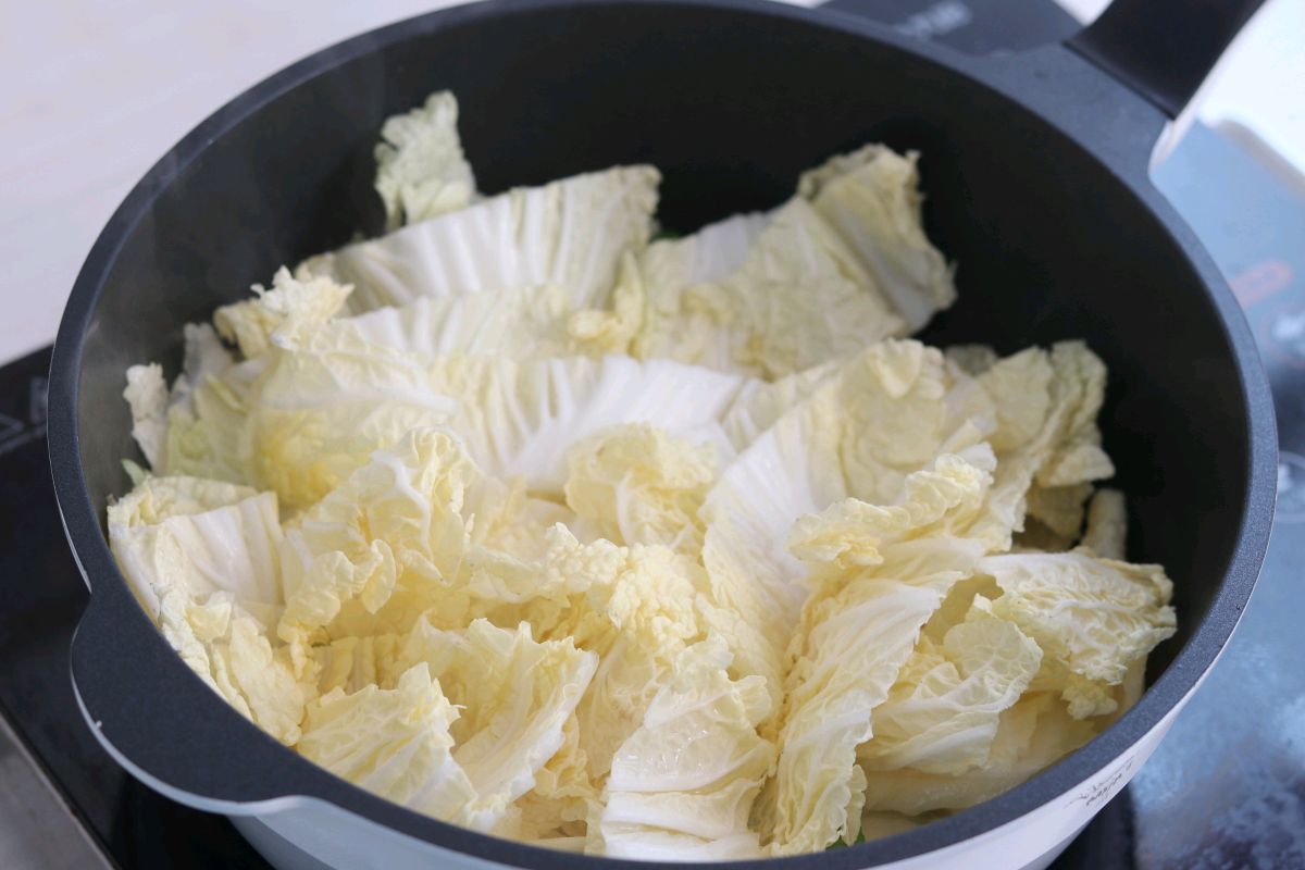 白菜焖油豆腐，简单快手又下饭
