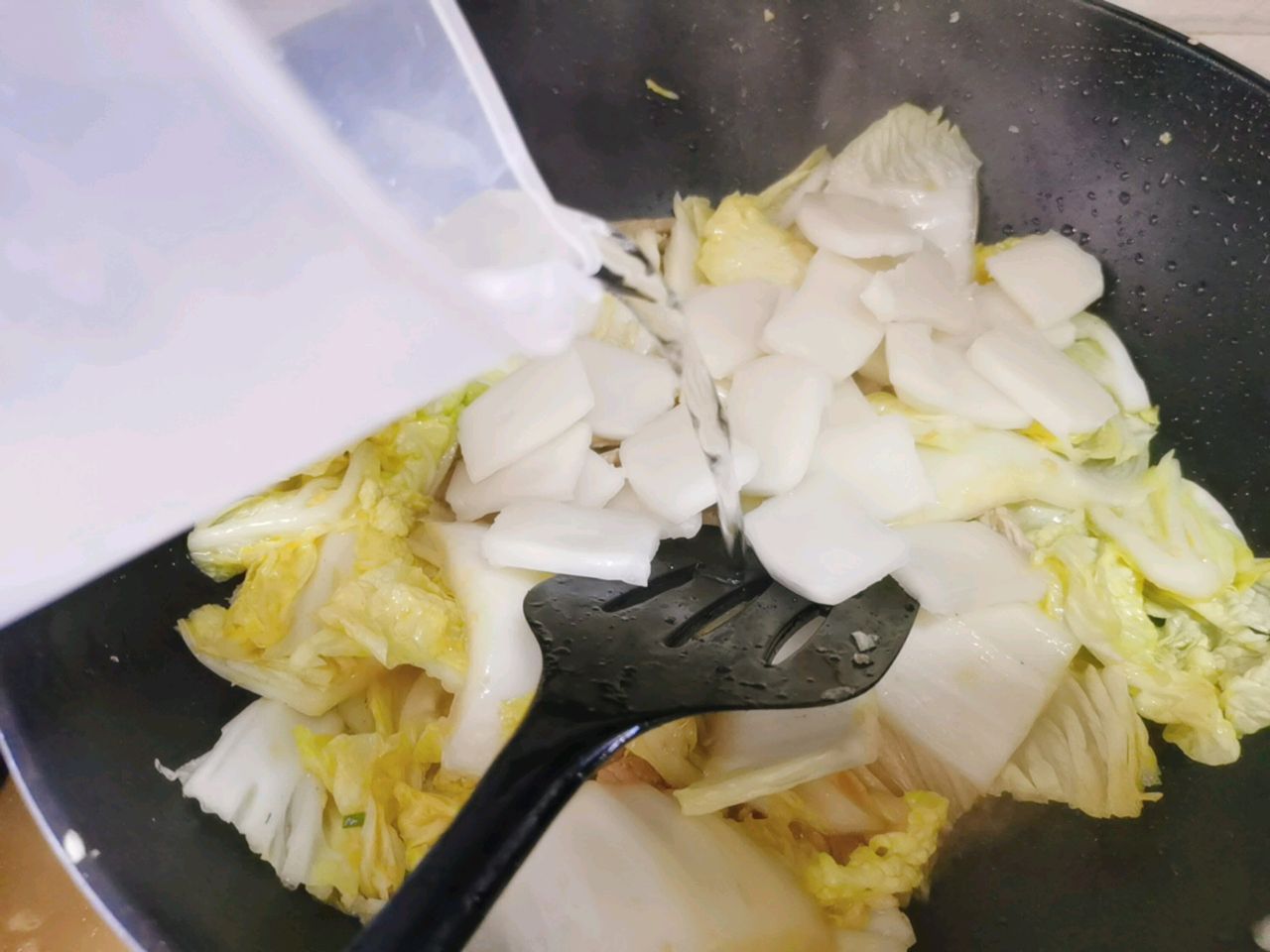 白菜肉丝炒年糕
