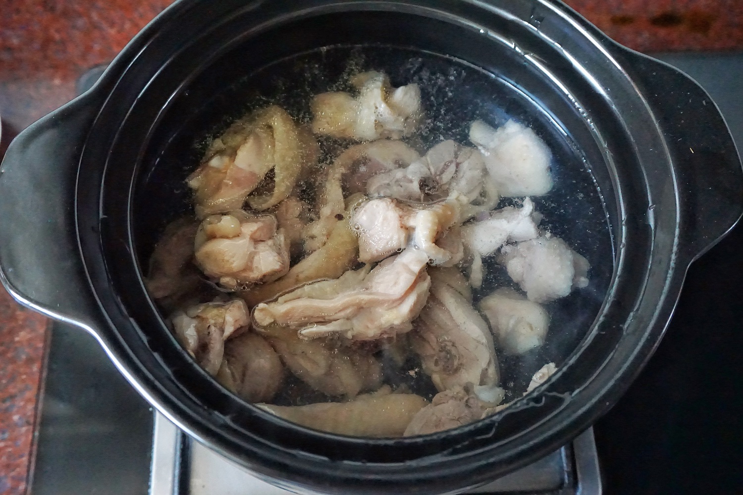白菜香菇鸡腿汤