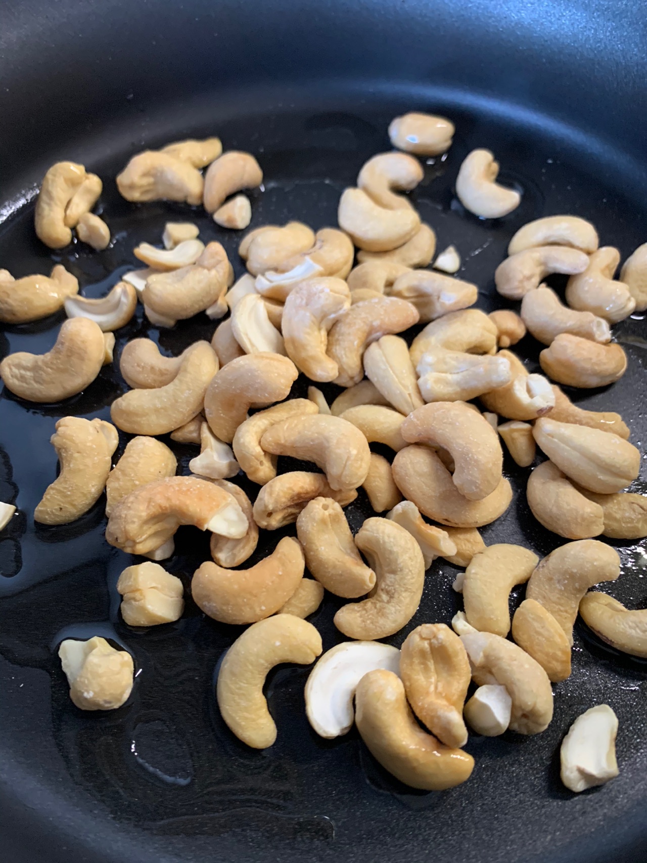百合腰果荷兰豆胡萝卜炒芹菜
