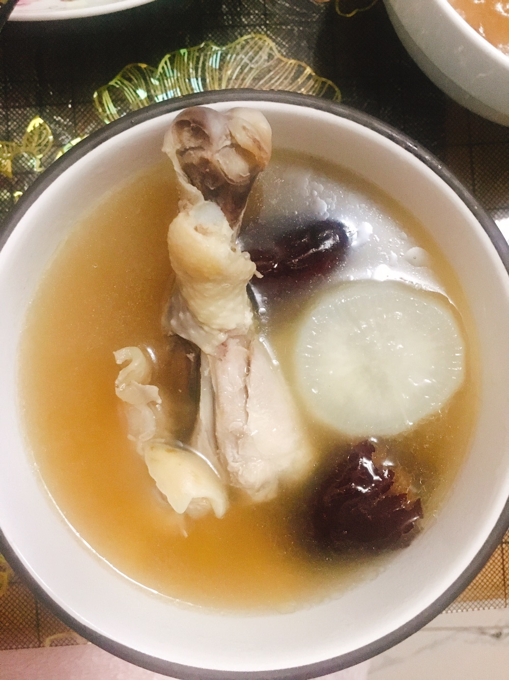 白萝卜鸡汤