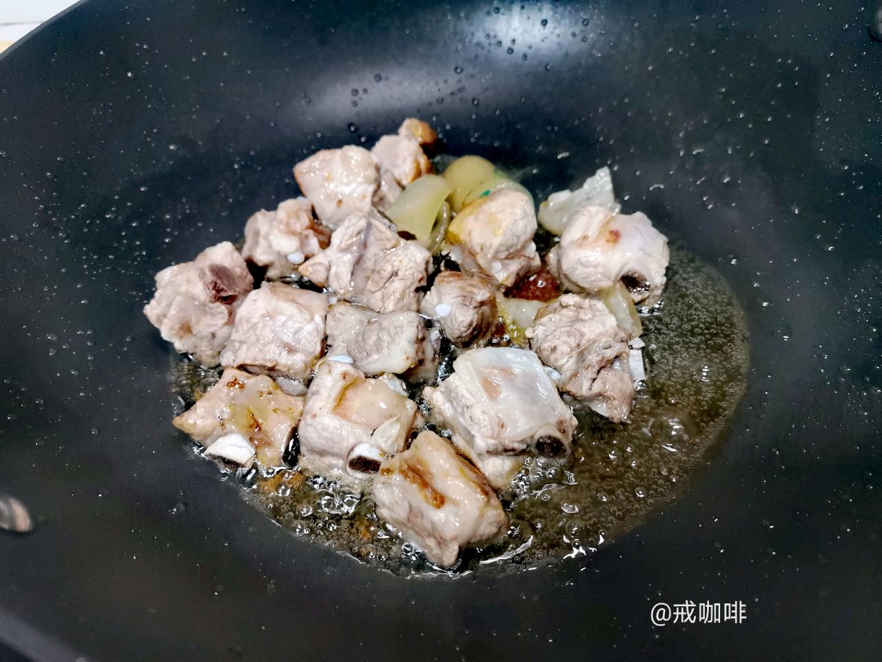 白蘑菇烧排骨