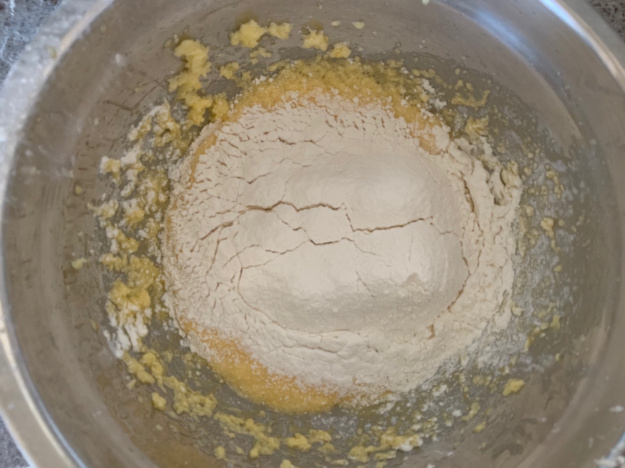 百香果葡萄干磅蛋糕