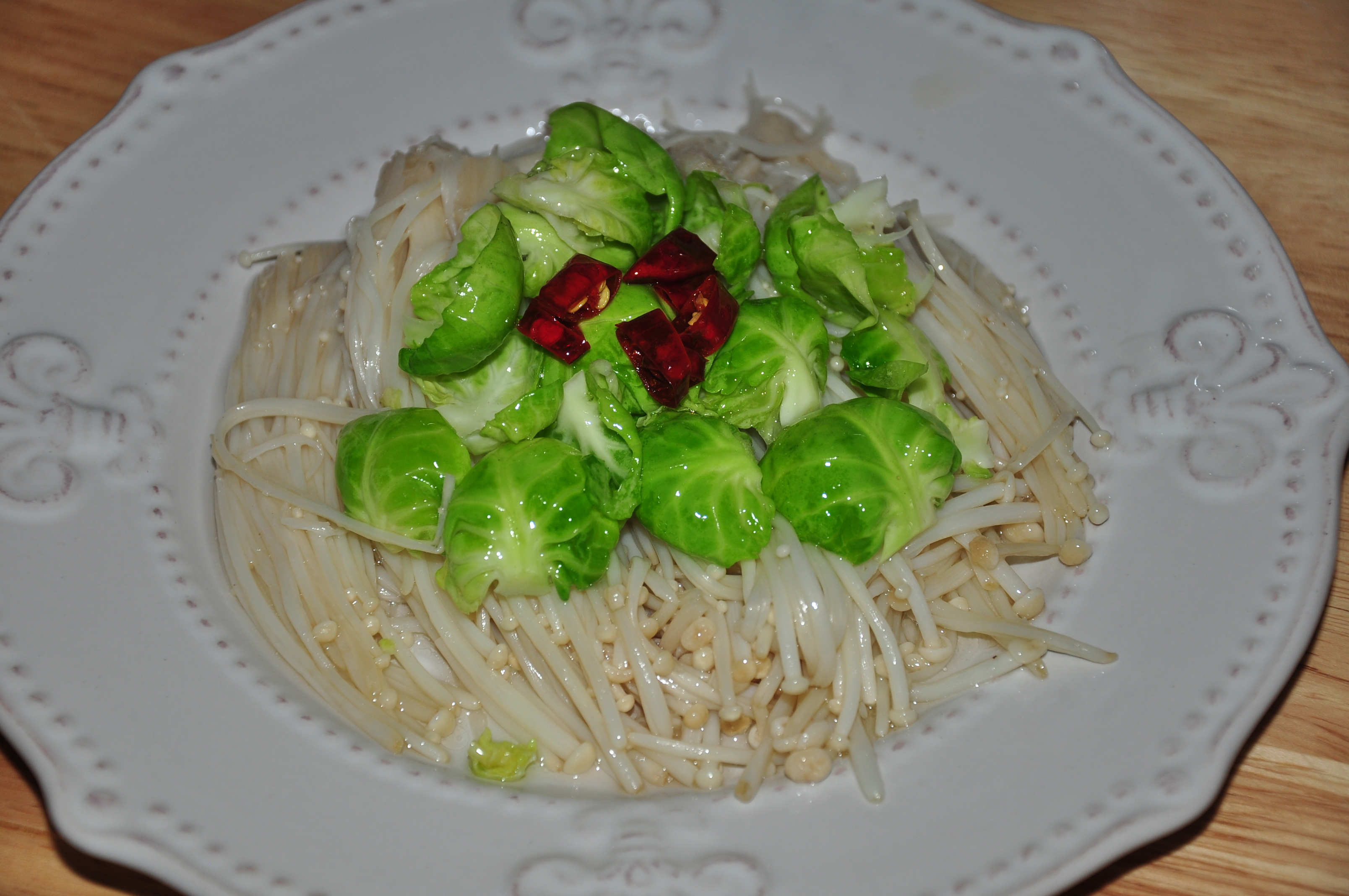白灼孢子甘蓝金针菇