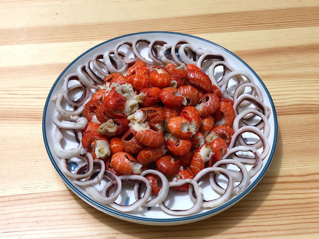 白灼鱿鱼小龙虾