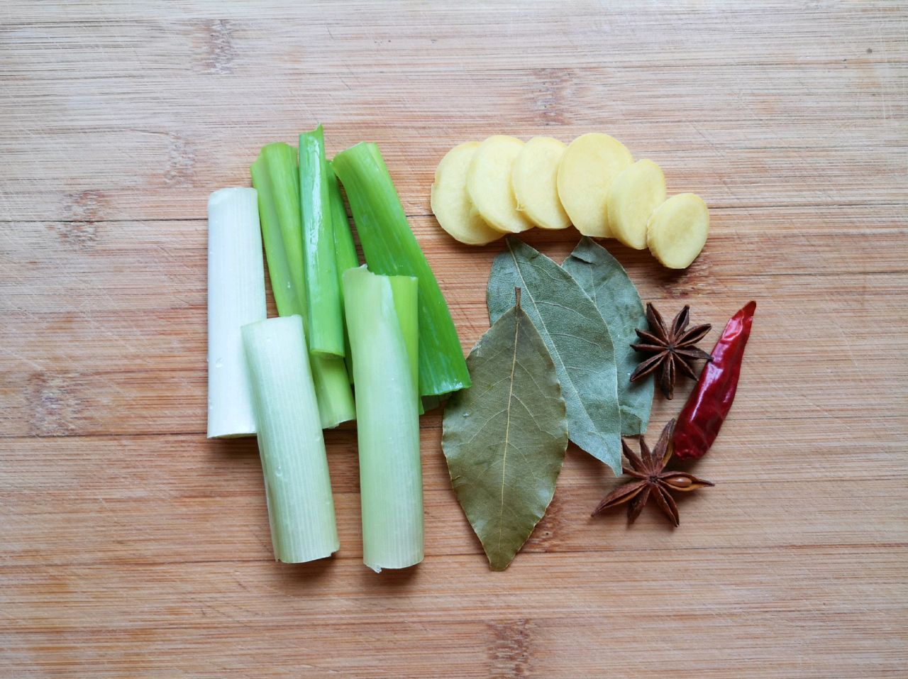 板栗红烧肉