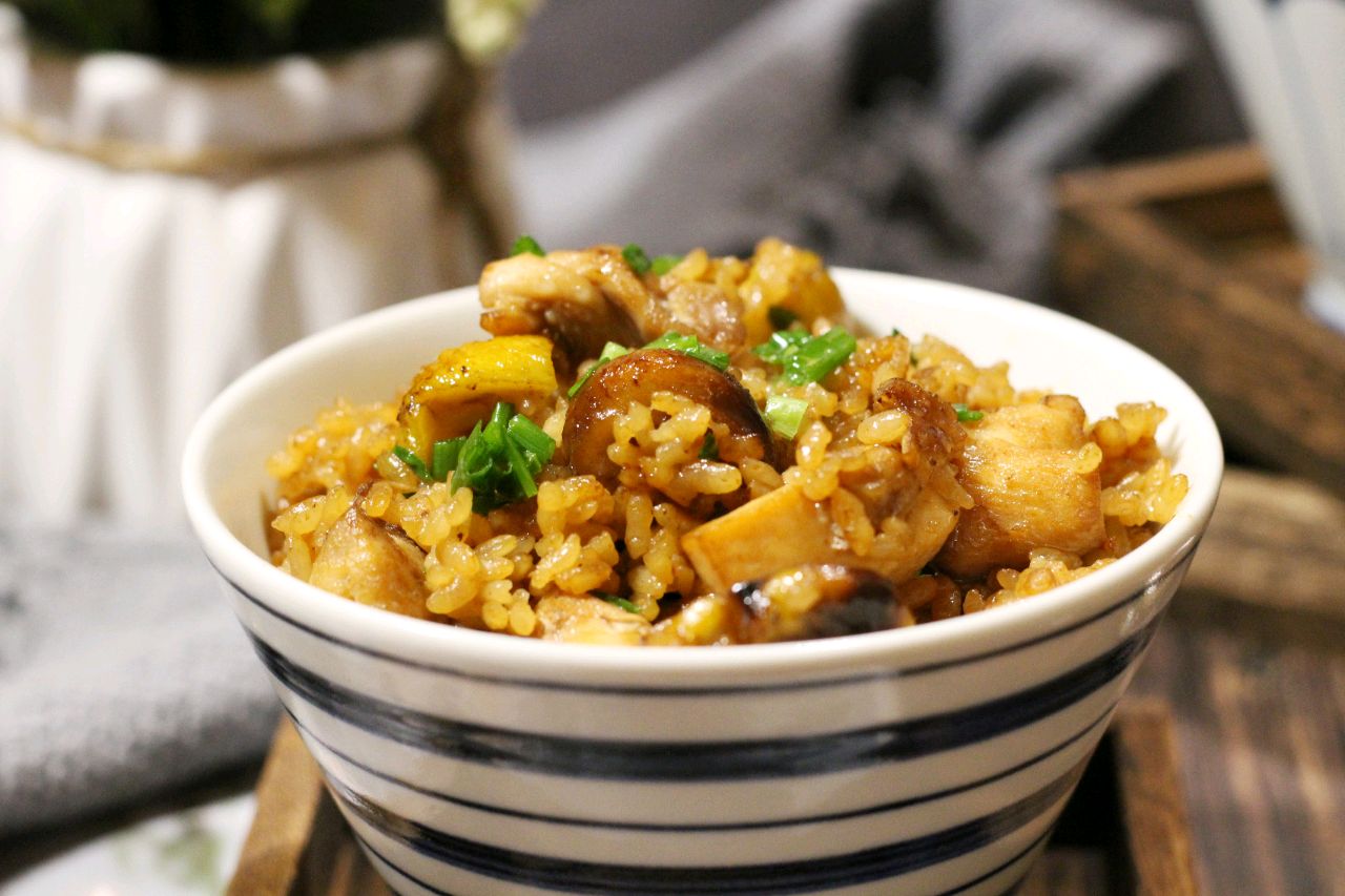 板栗焖鸡饭