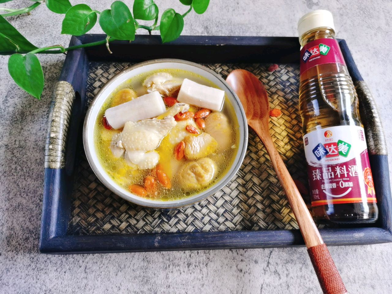 板栗山药煲鸡汤