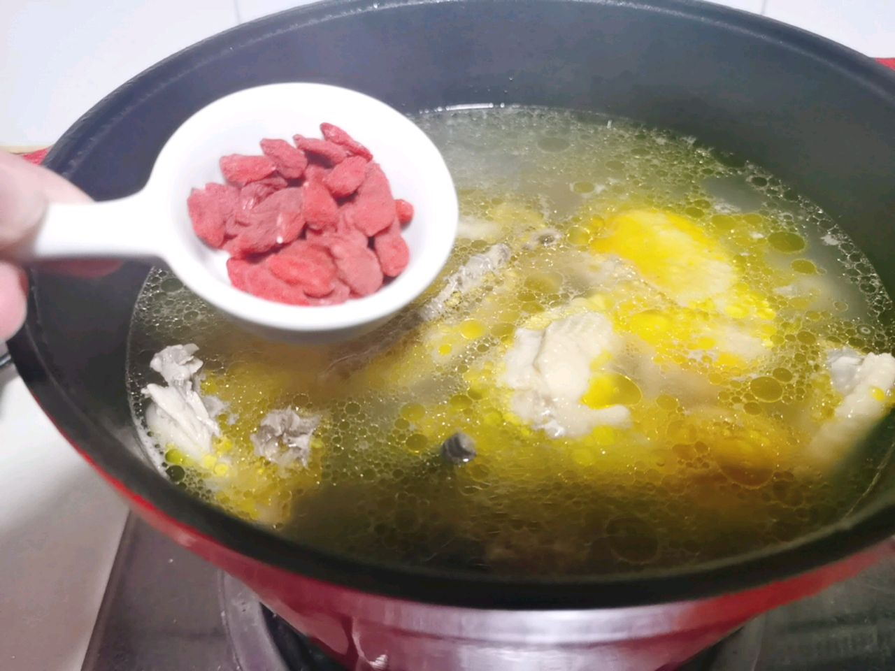板栗山药煲鸡汤