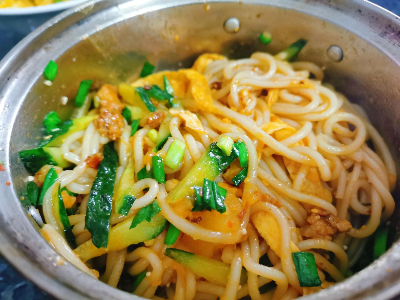 拌米粉+土豆泥+辣椒酱