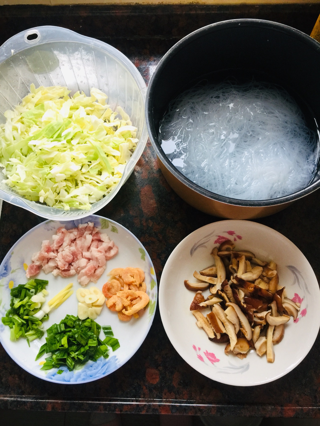 包菜炒粉丝
