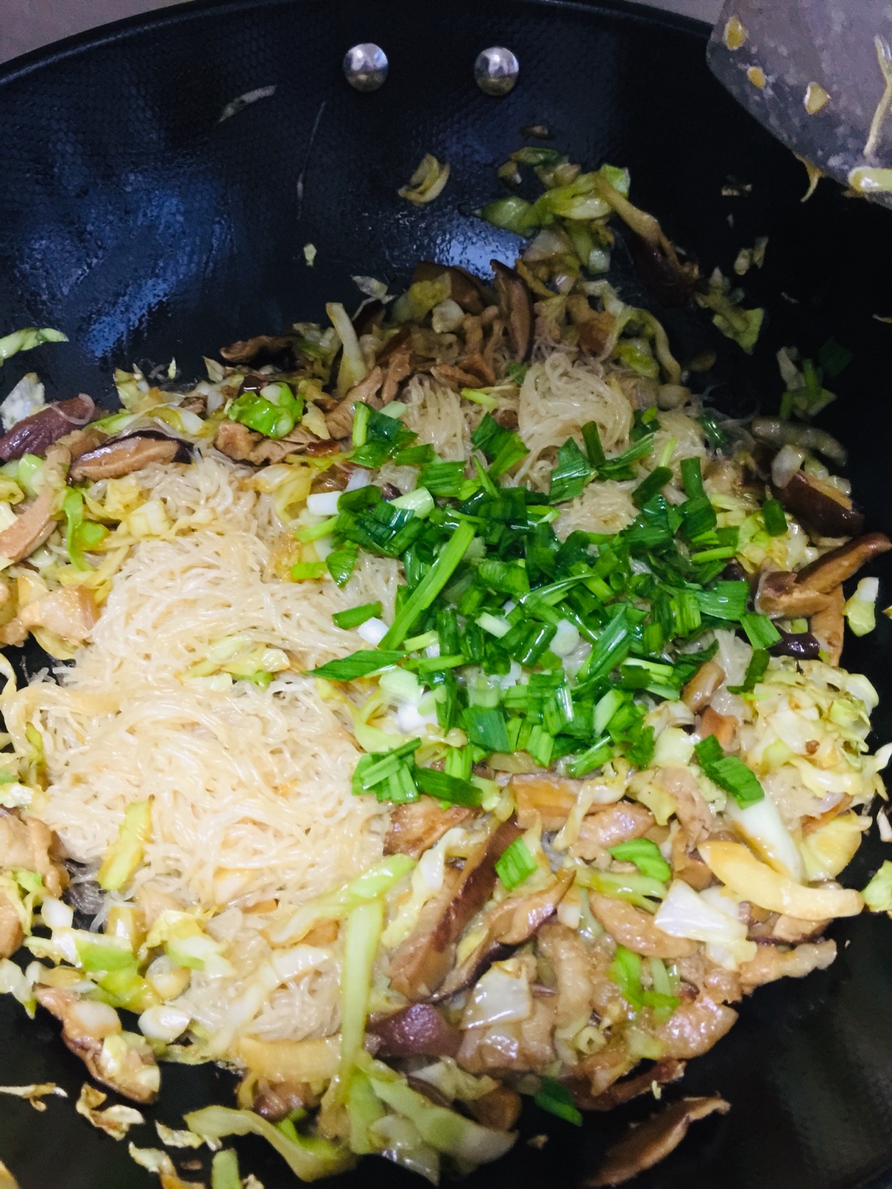 包菜炒粉丝