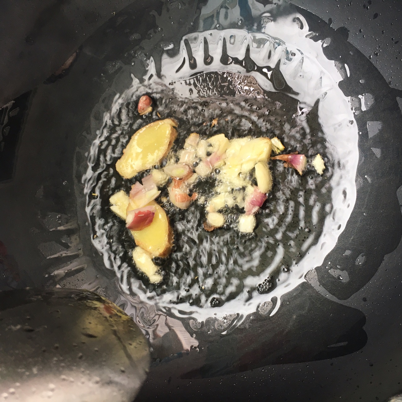 爆炒花甲