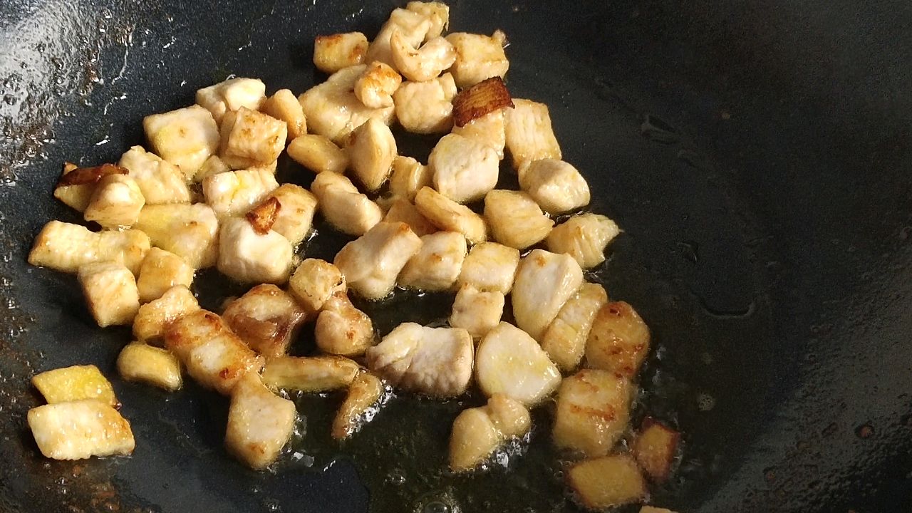 爆炒鸡丁