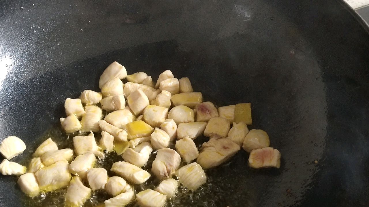 爆炒鸡丁