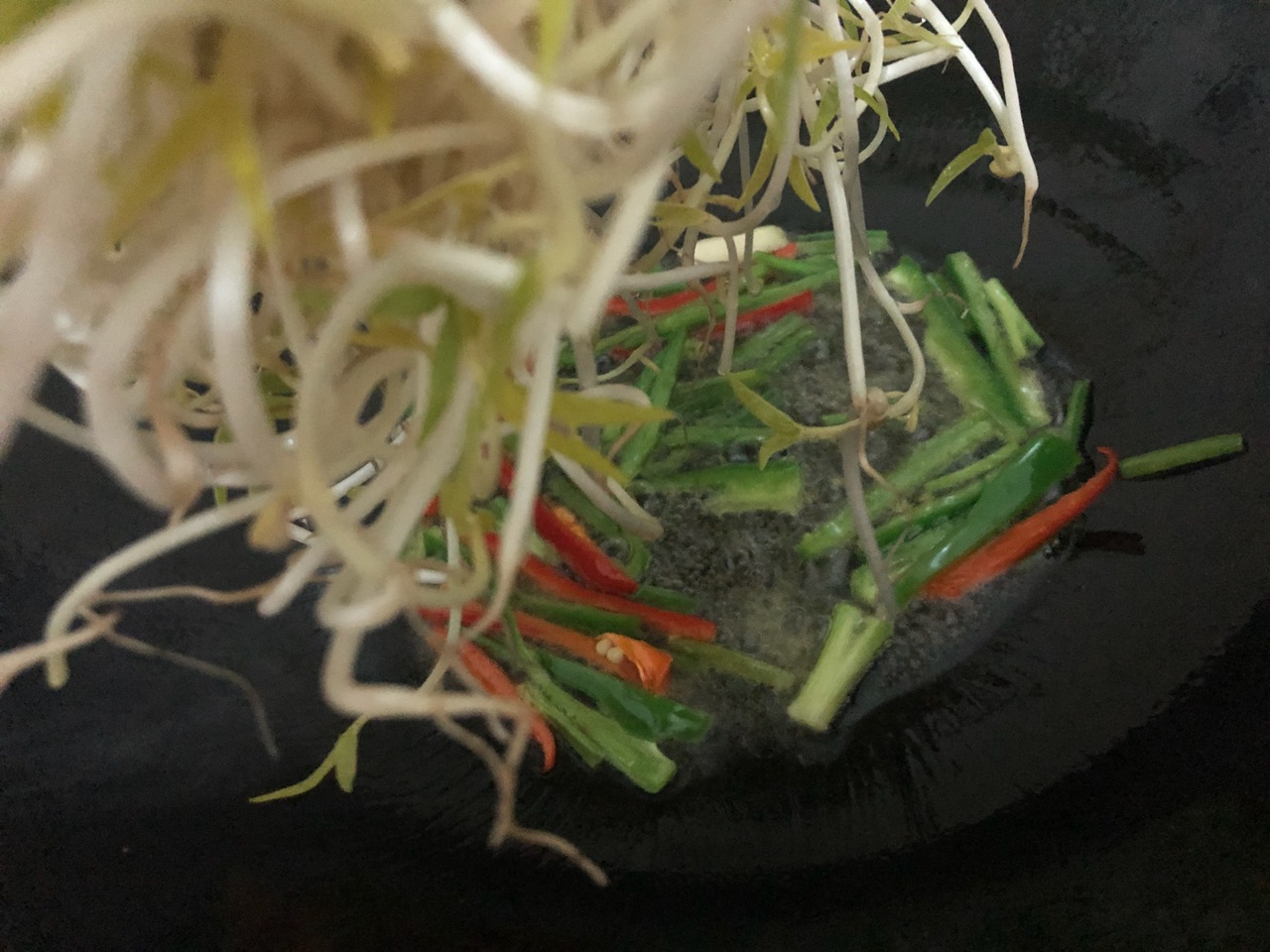 爆炒绿豆芽