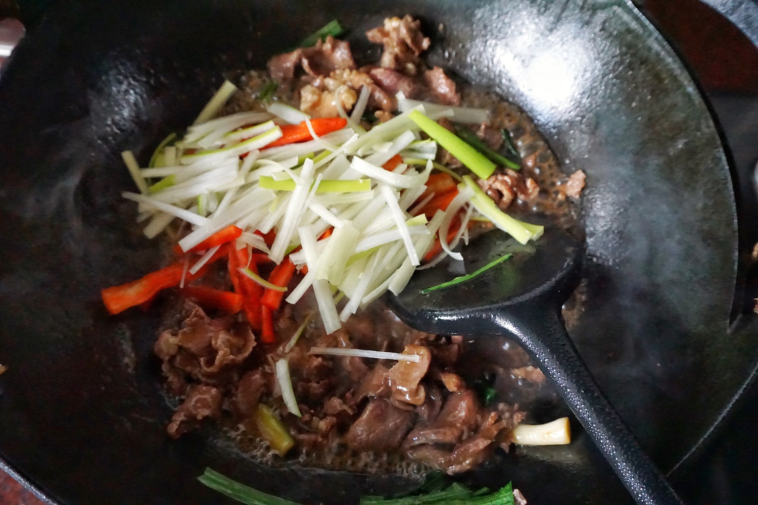 爆炒山羊肉