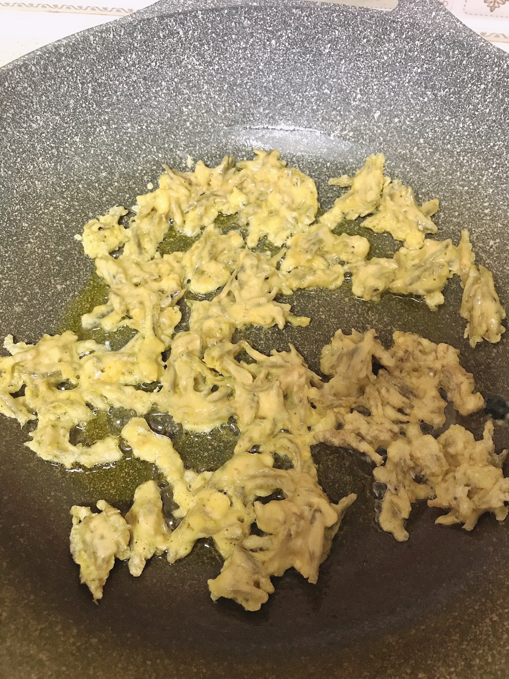 爆炒香酥小鱼干