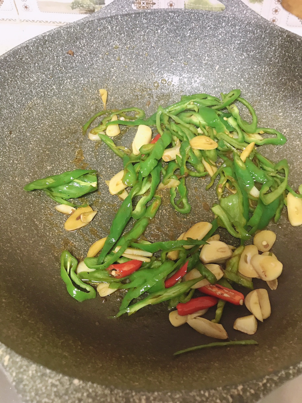 爆炒香酥小鱼干