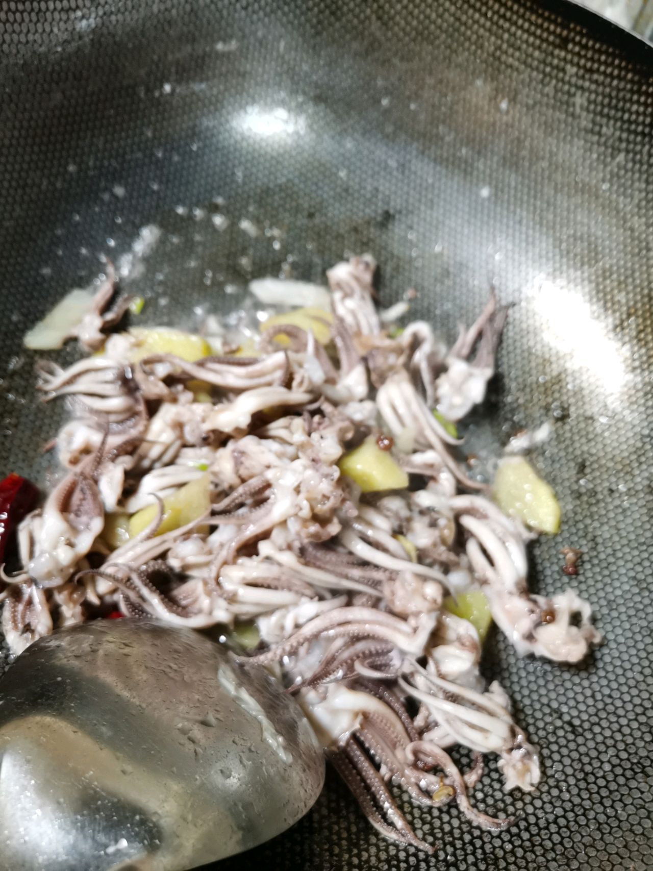 爆炒鱿鱼须
