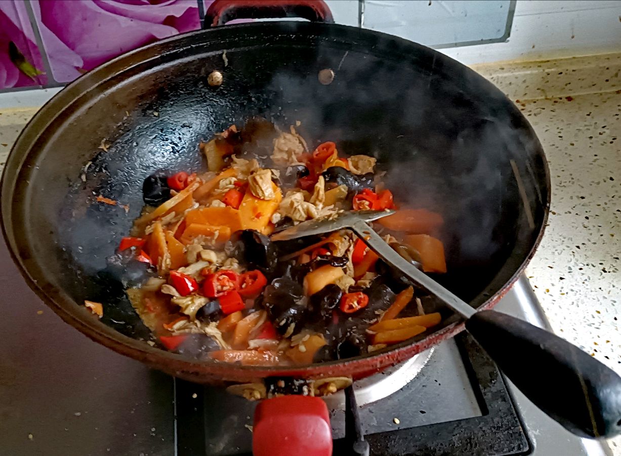剥骨肉炒时蔬