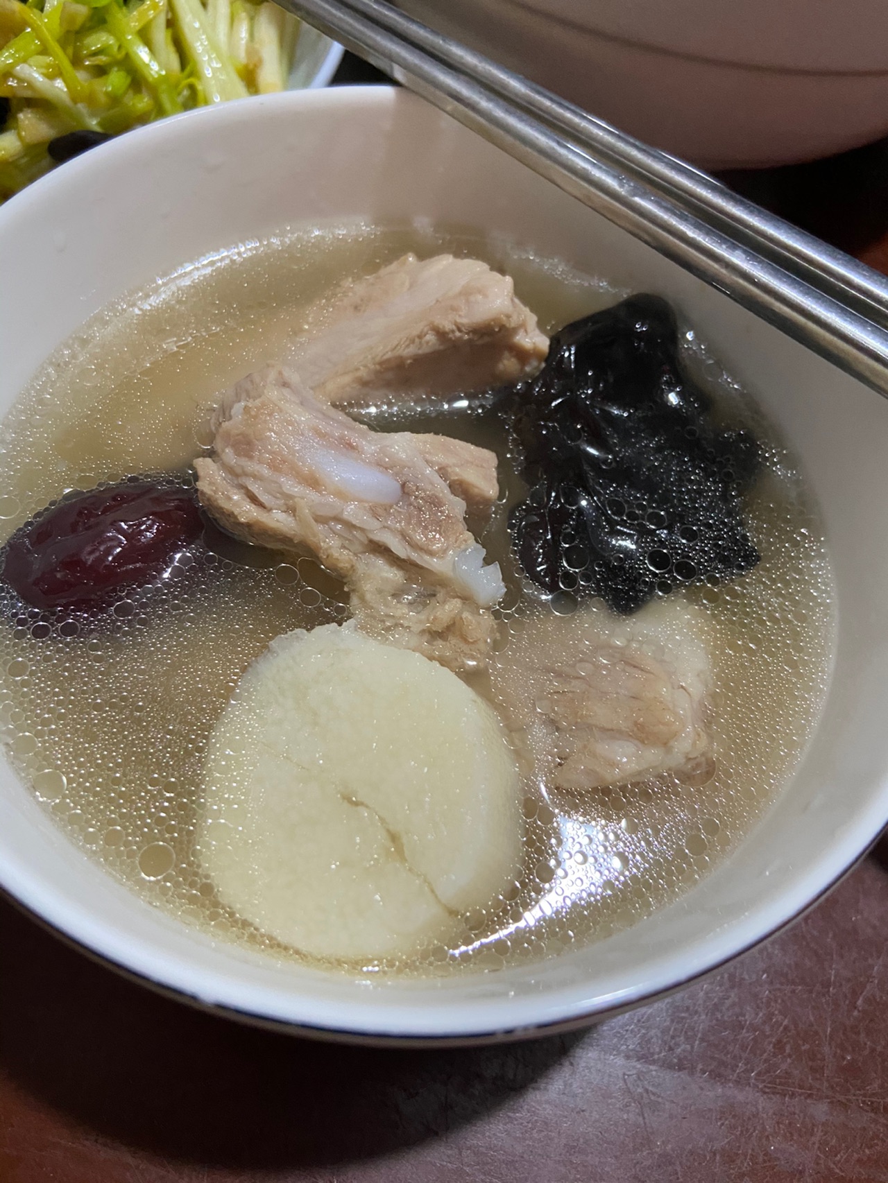 煲排骨山药汤
