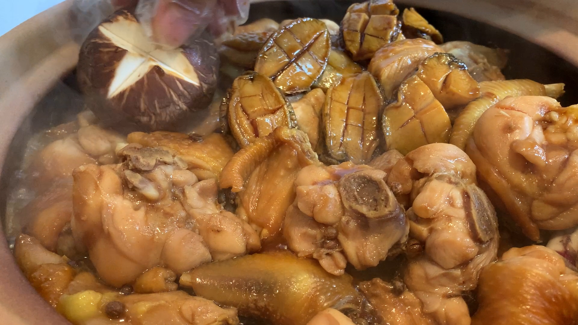 鲍鱼鸡煲