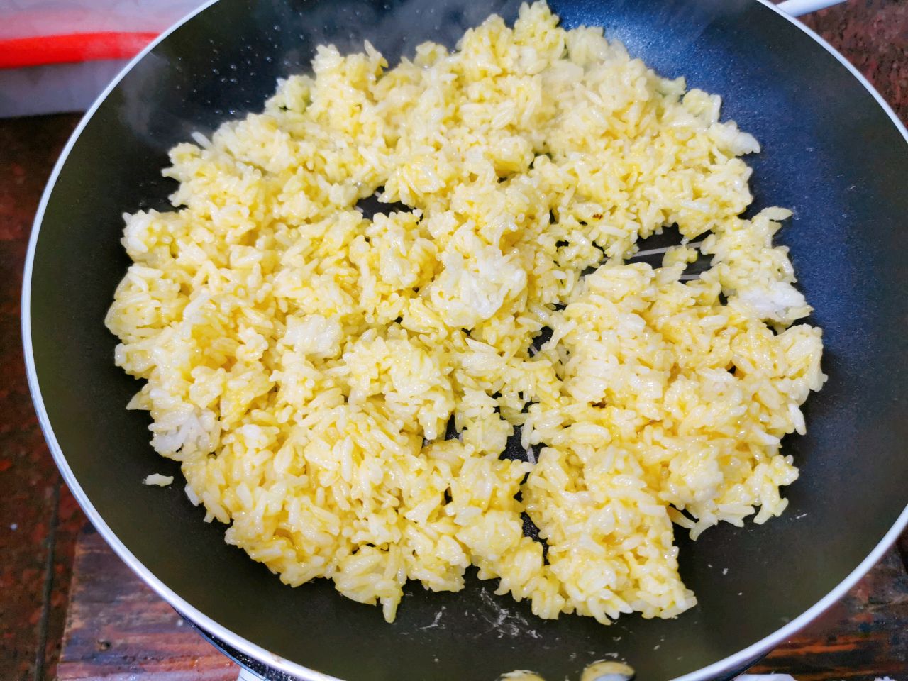 鲍汁蚝油青椒鱿鱼黄金蛋炒饭