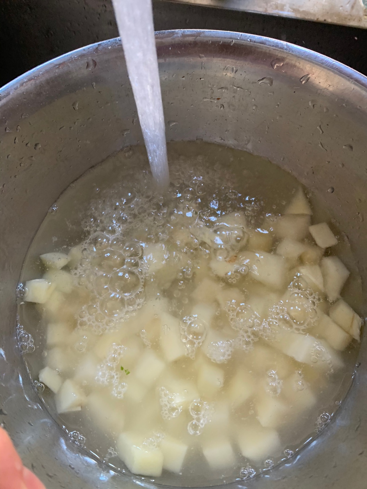 鲍汁耗油肉沫土豆丁