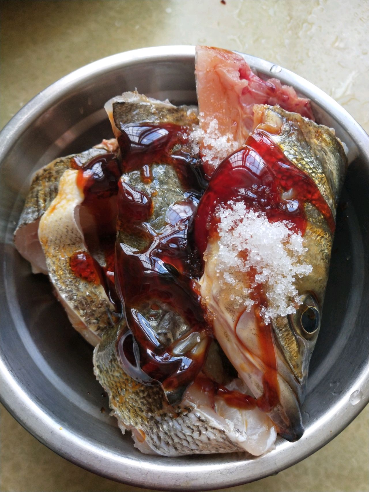煲仔鲈鱼
