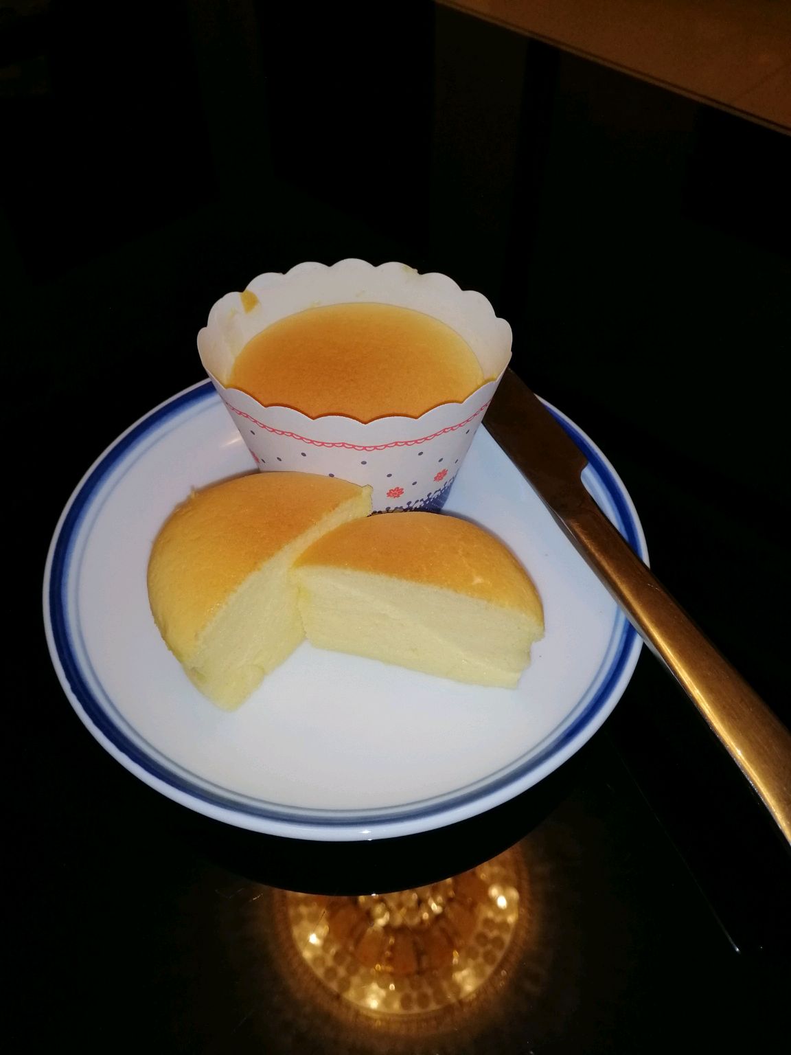 杯中的轻芝士蛋糕