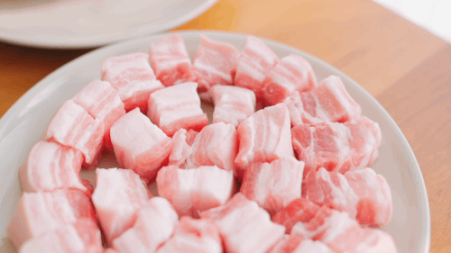 必备年菜冬笋红烧肉