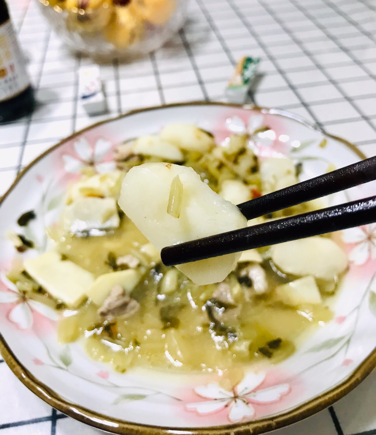 荸荠冬笋咸菜炒肉片
