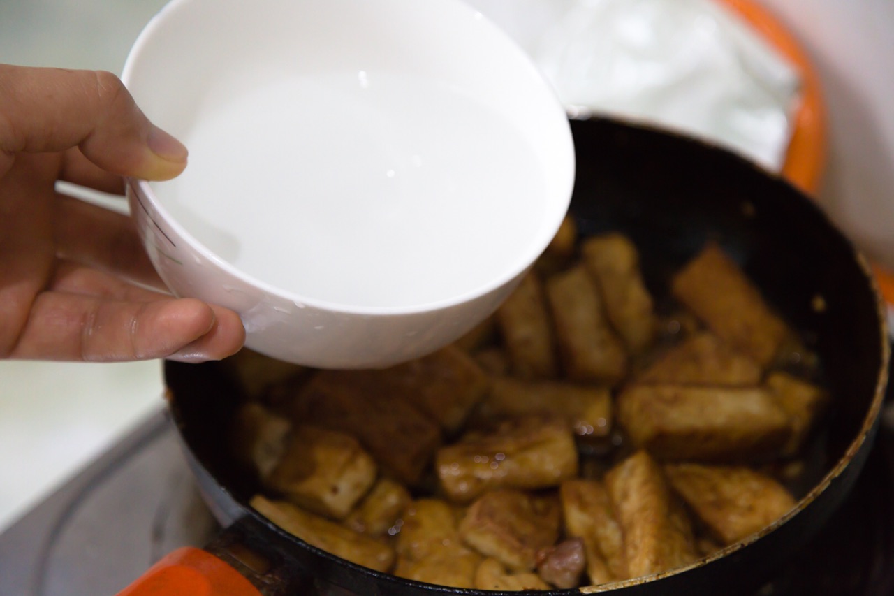 比肉香浓入味的红烧豆腐