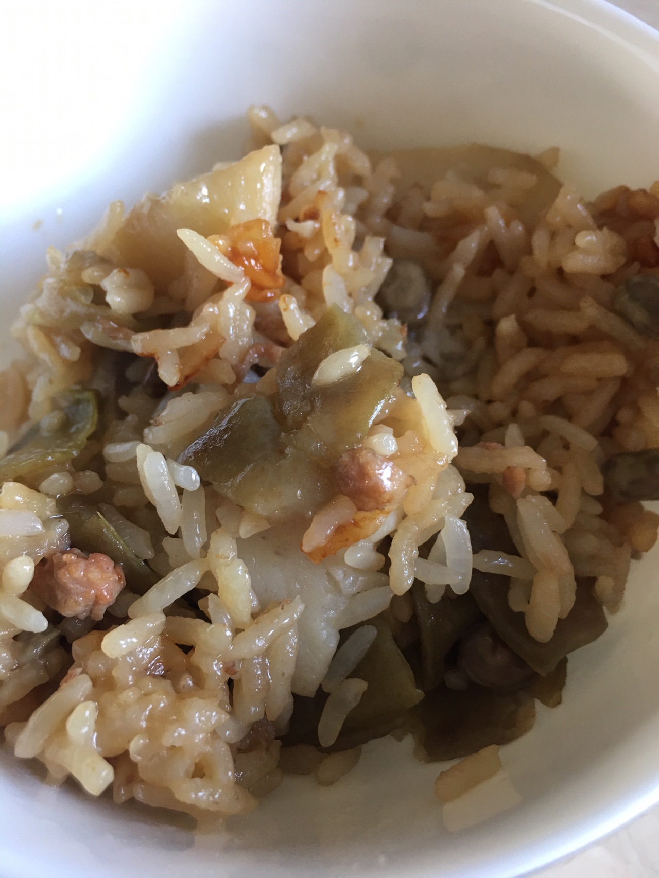 扁豆肉末芋头焖饭