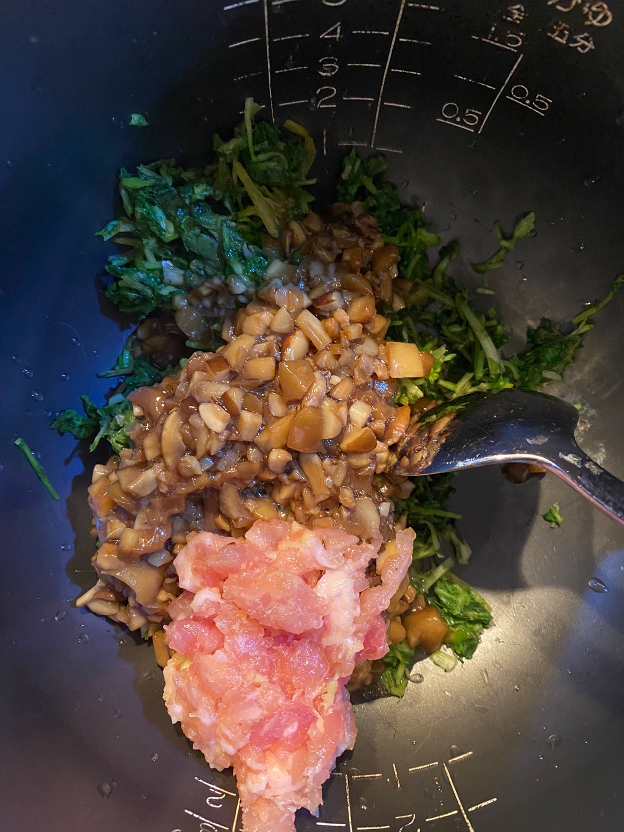 煸香菇(用于香菇饺子馅)
