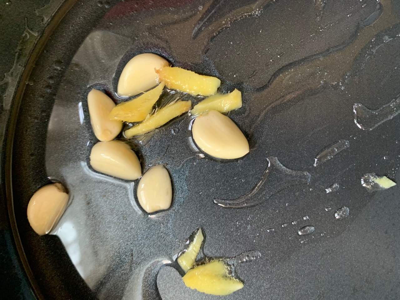 鳊鱼炖豆腐